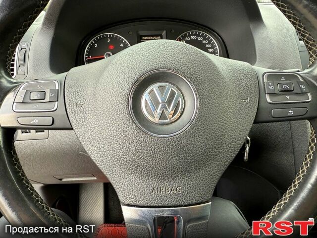 Фольксваген Туран 2013 в Вознесенске на Automoto.ua Фольксваген Туран, объемом двигателя 2 л и пробегом 179 тыс. км за 14500 $, фото 11 на Automoto.ua