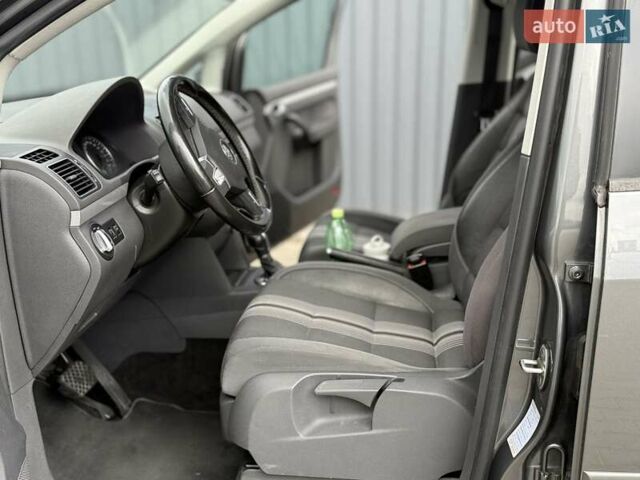 Фольксваген Туран 2013 в Вознесенске на Automoto.ua Фольксваген Туран, объемом двигателя 2 л и пробегом 179 тыс. км за 14500 $, фото 35 на Automoto.ua