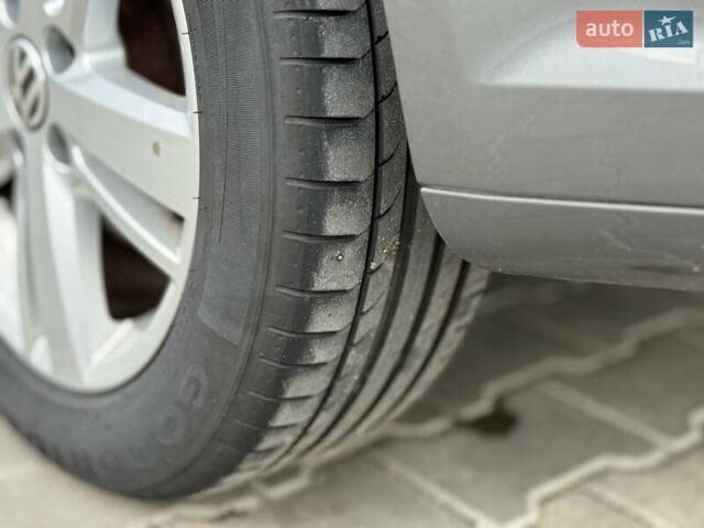 Фольксваген Туран 2013 в Вознесенске на Automoto.ua Фольксваген Туран, объемом двигателя 2 л и пробегом 179 тыс. км за 14500 $, фото 21 на Automoto.ua