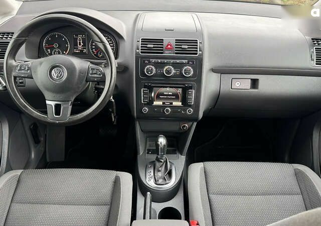 Фольксваген Туран, объемом двигателя 1.6 л и пробегом 214 тыс. км за 11750 $, фото 25 на Automoto.ua
