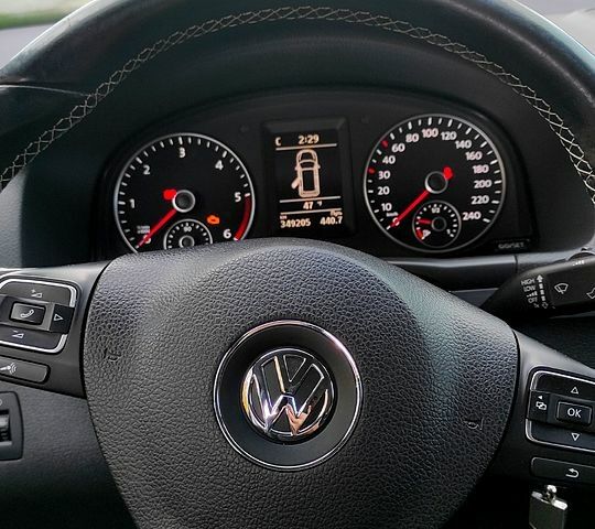 Фольксваген Туран, об'ємом двигуна 2 л та пробігом 349 тис. км за 13000 $, фото 2 на Automoto.ua