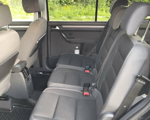 Фольксваген Туран, объемом двигателя 1.6 л и пробегом 240 тыс. км за 13500 $, фото 6 на Automoto.ua