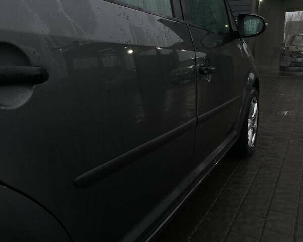 Фольксваген Туран, объемом двигателя 1.6 л и пробегом 225 тыс. км за 11300 $, фото 20 на Automoto.ua