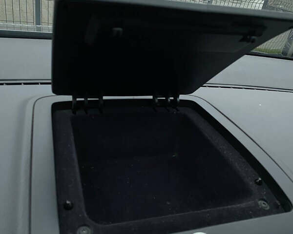 Фольксваген Туран, объемом двигателя 1.6 л и пробегом 225 тыс. км за 11300 $, фото 7 на Automoto.ua