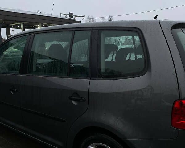 Фольксваген Туран, объемом двигателя 1.6 л и пробегом 225 тыс. км за 11300 $, фото 4 на Automoto.ua