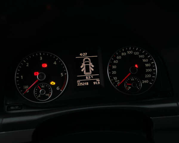 Фольксваген Туран, объемом двигателя 1.6 л и пробегом 225 тыс. км за 11300 $, фото 8 на Automoto.ua