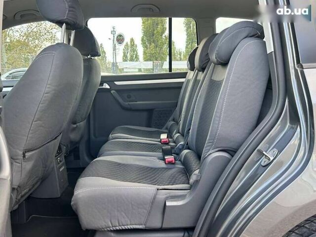 Фольксваген Туран, объемом двигателя 1.6 л и пробегом 267 тыс. км за 11200 $, фото 24 на Automoto.ua