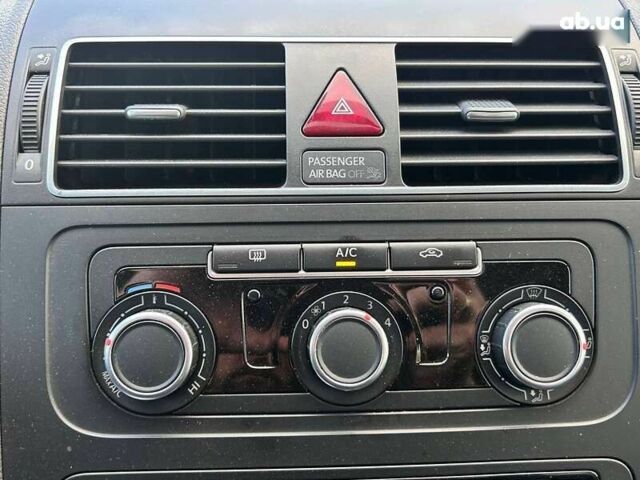 Фольксваген Туран, объемом двигателя 1.6 л и пробегом 267 тыс. км за 11200 $, фото 18 на Automoto.ua