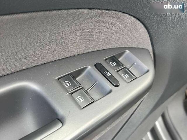 Фольксваген Туран, объемом двигателя 1.6 л и пробегом 267 тыс. км за 11200 $, фото 11 на Automoto.ua