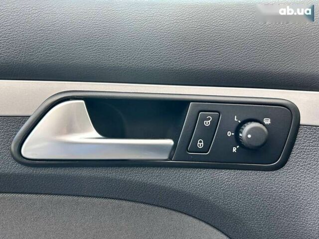 Фольксваген Туран, объемом двигателя 1.6 л и пробегом 267 тыс. км за 11200 $, фото 13 на Automoto.ua