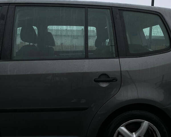 Фольксваген Туран, объемом двигателя 1.6 л и пробегом 225 тыс. км за 11300 $, фото 15 на Automoto.ua