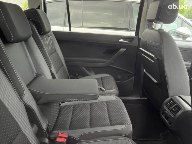 Фольксваген Туран, объемом двигателя 2 л и пробегом 3 тыс. км за 41516 $, фото 3 на Automoto.ua