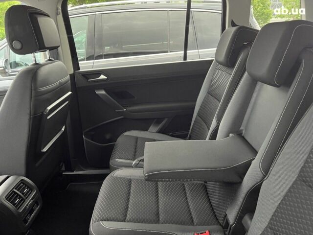 Фольксваген Туран, объемом двигателя 2 л и пробегом 3 тыс. км за 41516 $, фото 26 на Automoto.ua