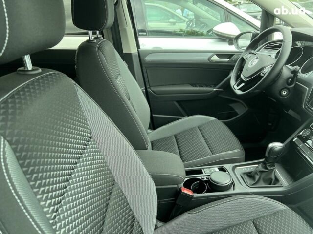 Фольксваген Туран, объемом двигателя 2 л и пробегом 3 тыс. км за 41516 $, фото 32 на Automoto.ua