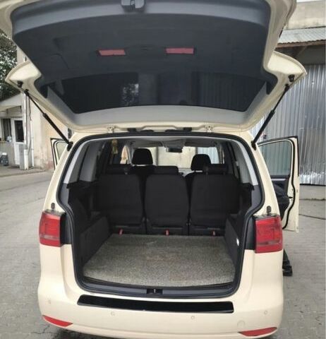 Жовтий Фольксваген Туран, об'ємом двигуна 1.6 л та пробігом 380 тис. км за 8000 $, фото 6 на Automoto.ua