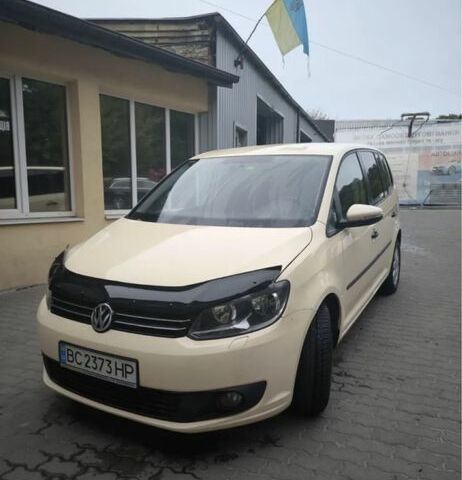 Жовтий Фольксваген Туран, об'ємом двигуна 1.6 л та пробігом 380 тис. км за 8000 $, фото 1 на Automoto.ua