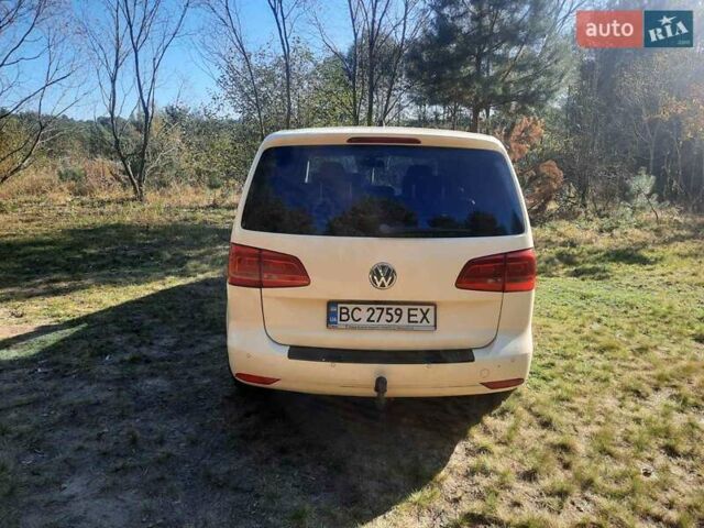 Желтый Фольксваген Туран, объемом двигателя 1.6 л и пробегом 369 тыс. км за 9700 $, фото 8 на Automoto.ua