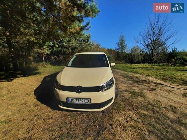 Желтый Фольксваген Туран, объемом двигателя 1.6 л и пробегом 369 тыс. км за 9700 $, фото 16 на Automoto.ua