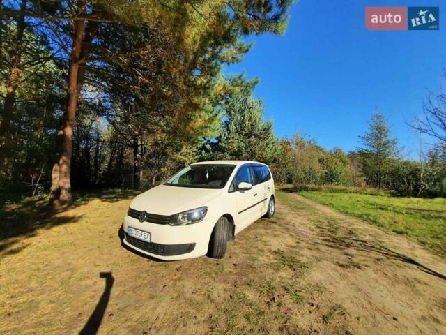 Желтый Фольксваген Туран, объемом двигателя 1.6 л и пробегом 369 тыс. км за 9700 $, фото 3 на Automoto.ua