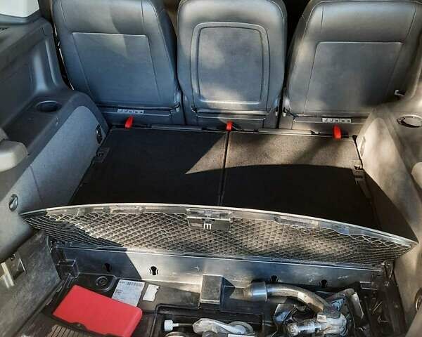 Желтый Фольксваген Туран, объемом двигателя 1.6 л и пробегом 369 тыс. км за 9700 $, фото 25 на Automoto.ua