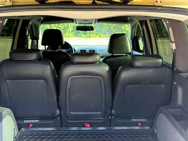 Желтый Фольксваген Туран, объемом двигателя 1.6 л и пробегом 255 тыс. км за 9450 $, фото 5 на Automoto.ua