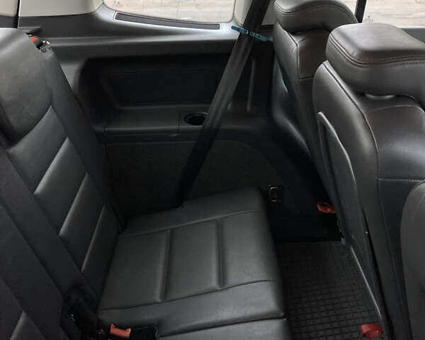 Желтый Фольксваген Туран, объемом двигателя 1.39 л и пробегом 200 тыс. км за 10000 $, фото 12 на Automoto.ua