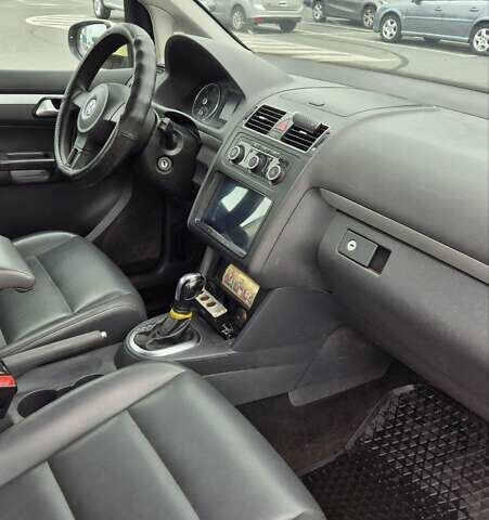 Жовтий Фольксваген Туран, об'ємом двигуна 1.6 л та пробігом 300 тис. км за 7500 $, фото 3 на Automoto.ua