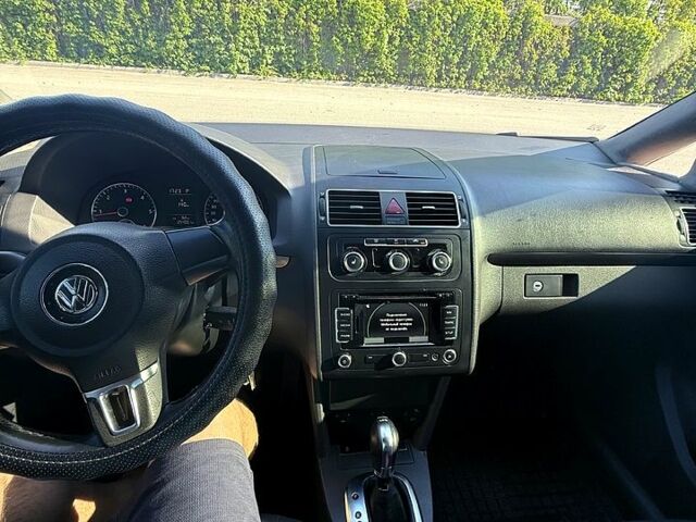 Желтый Фольксваген Туран, объемом двигателя 1.6 л и пробегом 255 тыс. км за 9450 $, фото 7 на Automoto.ua