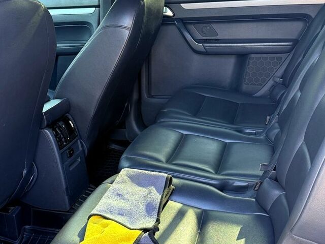 Желтый Фольксваген Туран, объемом двигателя 1.6 л и пробегом 255 тыс. км за 9450 $, фото 8 на Automoto.ua