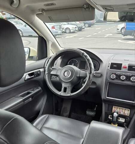 Жовтий Фольксваген Туран, об'ємом двигуна 1.6 л та пробігом 300 тис. км за 7500 $, фото 2 на Automoto.ua