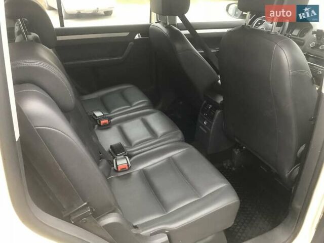 Жовтий Фольксваген Туран, об'ємом двигуна 1.6 л та пробігом 300 тис. км за 7500 $, фото 9 на Automoto.ua