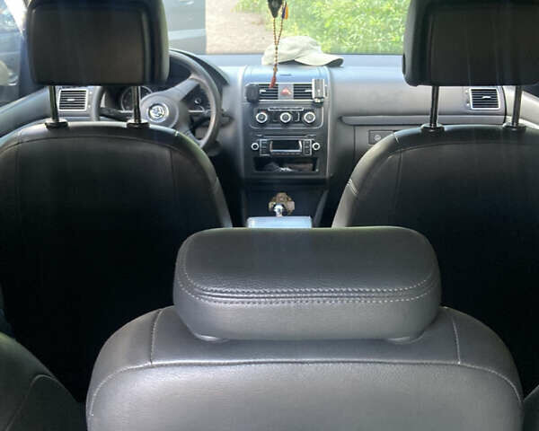 Фольксваген Туран 2013 в Чернигове на Automoto.ua Желтый Фольксваген Туран, объемом двигателя 1.6 л и пробегом 360 тыс. км за 7500 $, фото 4 на Automoto.ua