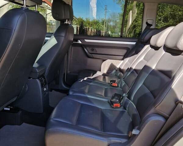 Желтый Фольксваген Туран, объемом двигателя 1.39 л и пробегом 340 тыс. км за 8300 $, фото 17 на Automoto.ua