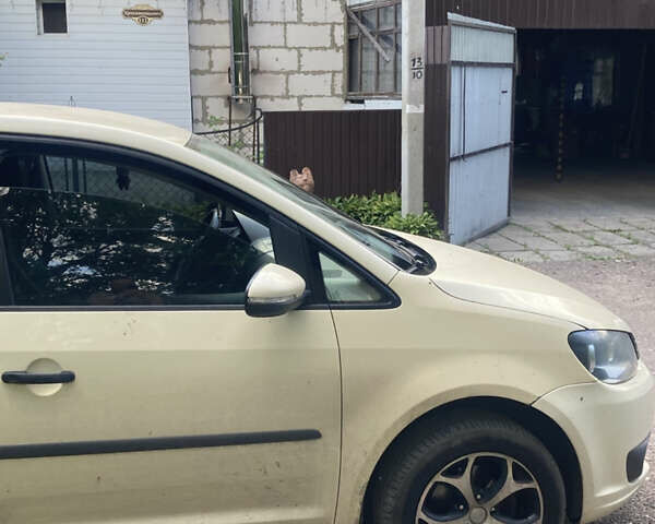 Фольксваген Туран 2013 в Чернигове на Automoto.ua Желтый Фольксваген Туран, объемом двигателя 1.6 л и пробегом 360 тыс. км за 7500 $, фото 5 на Automoto.ua