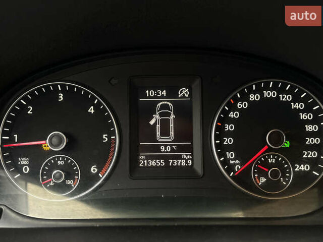 Желтый Фольксваген Туран, объемом двигателя 1.97 л и пробегом 213 тыс. км за 8990 $, фото 10 на Automoto.ua