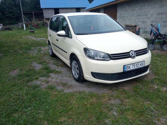 Желтый Фольксваген Туран, объемом двигателя 2 л и пробегом 380 тыс. км за 8000 $, фото 8 на Automoto.ua