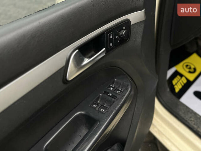 Желтый Фольксваген Туран, объемом двигателя 1.97 л и пробегом 213 тыс. км за 8990 $, фото 17 на Automoto.ua