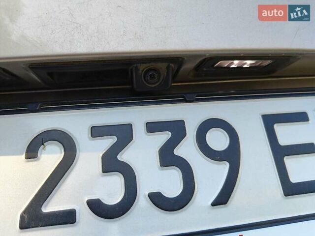 Желтый Фольксваген Туран, объемом двигателя 2 л и пробегом 214 тыс. км за 12500 $, фото 6 на Automoto.ua