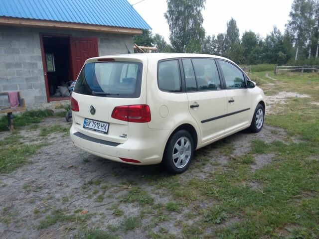 Желтый Фольксваген Туран, объемом двигателя 2 л и пробегом 380 тыс. км за 8000 $, фото 9 на Automoto.ua