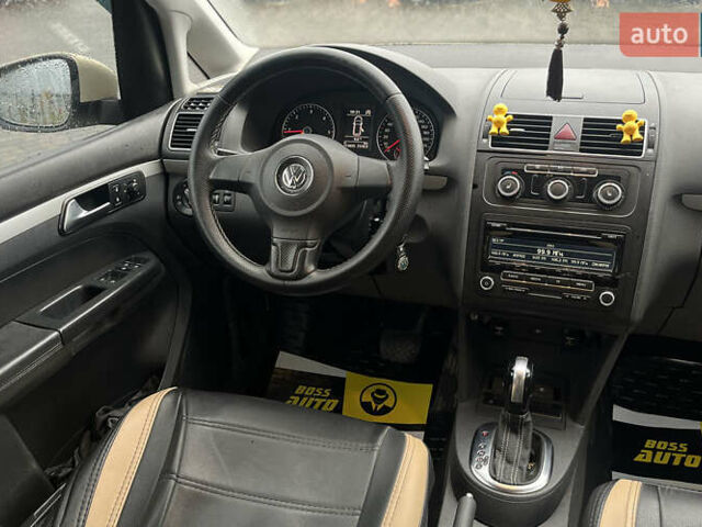 Желтый Фольксваген Туран, объемом двигателя 1.97 л и пробегом 213 тыс. км за 8990 $, фото 14 на Automoto.ua