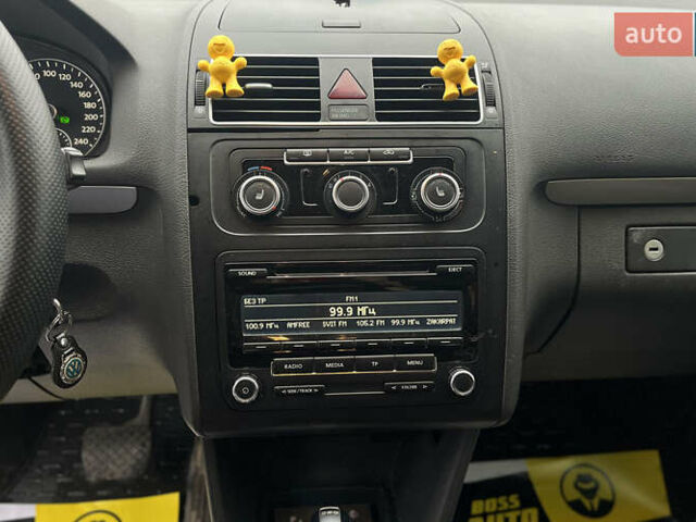 Желтый Фольксваген Туран, объемом двигателя 1.97 л и пробегом 213 тыс. км за 8990 $, фото 11 на Automoto.ua