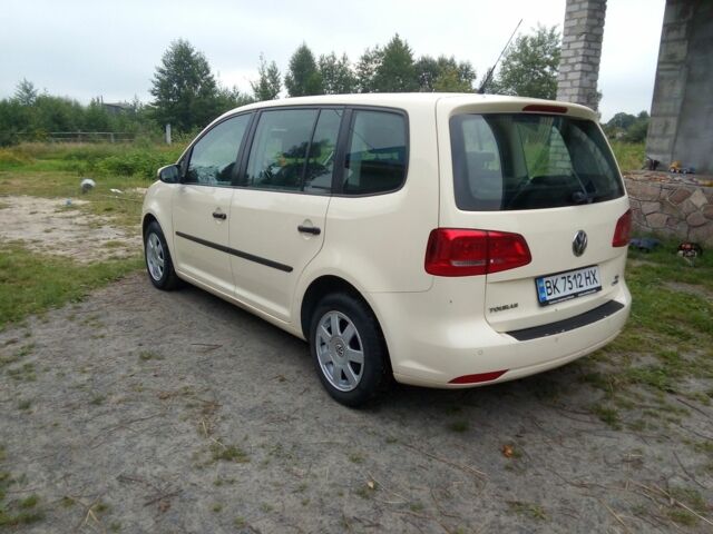 Желтый Фольксваген Туран, объемом двигателя 2 л и пробегом 380 тыс. км за 8000 $, фото 6 на Automoto.ua