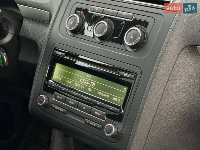 Желтый Фольксваген Туран, объемом двигателя 2 л и пробегом 262 тыс. км за 10800 $, фото 39 на Automoto.ua