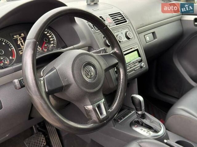 Желтый Фольксваген Туран, объемом двигателя 2 л и пробегом 262 тыс. км за 10800 $, фото 16 на Automoto.ua