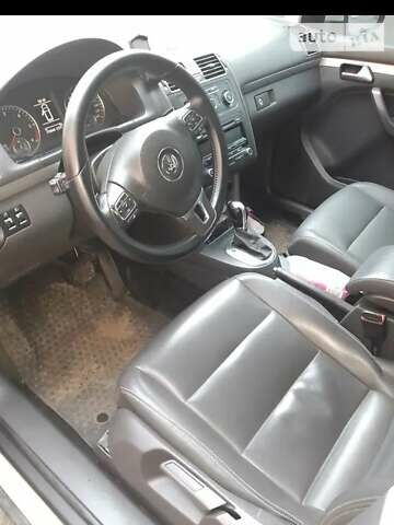 Желтый Фольксваген Туран, объемом двигателя 2 л и пробегом 320 тыс. км за 12500 $, фото 2 на Automoto.ua