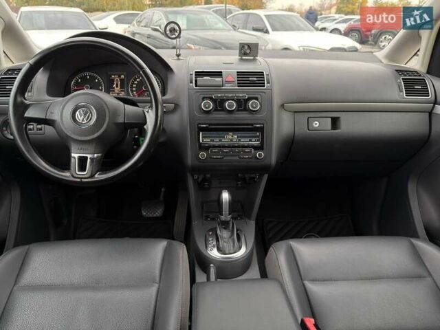 Желтый Фольксваген Туран, объемом двигателя 2 л и пробегом 262 тыс. км за 10800 $, фото 24 на Automoto.ua