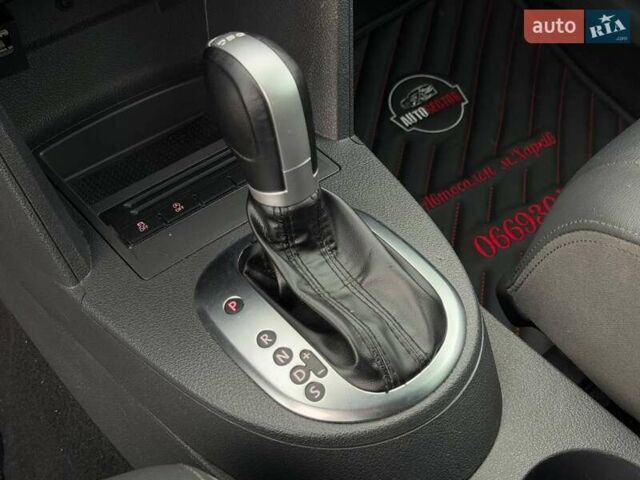 Желтый Фольксваген Туран, объемом двигателя 2 л и пробегом 262 тыс. км за 10800 $, фото 19 на Automoto.ua