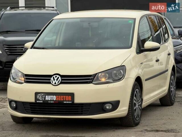 Желтый Фольксваген Туран, объемом двигателя 2 л и пробегом 262 тыс. км за 10800 $, фото 2 на Automoto.ua