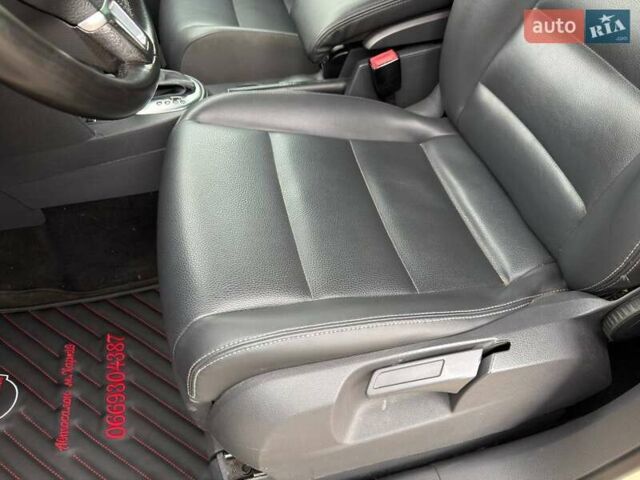 Желтый Фольксваген Туран, объемом двигателя 2 л и пробегом 262 тыс. км за 10800 $, фото 14 на Automoto.ua