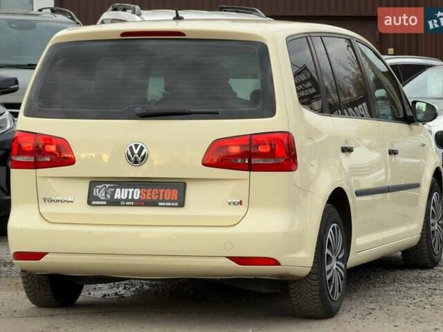 Желтый Фольксваген Туран, объемом двигателя 2 л и пробегом 262 тыс. км за 10800 $, фото 7 на Automoto.ua